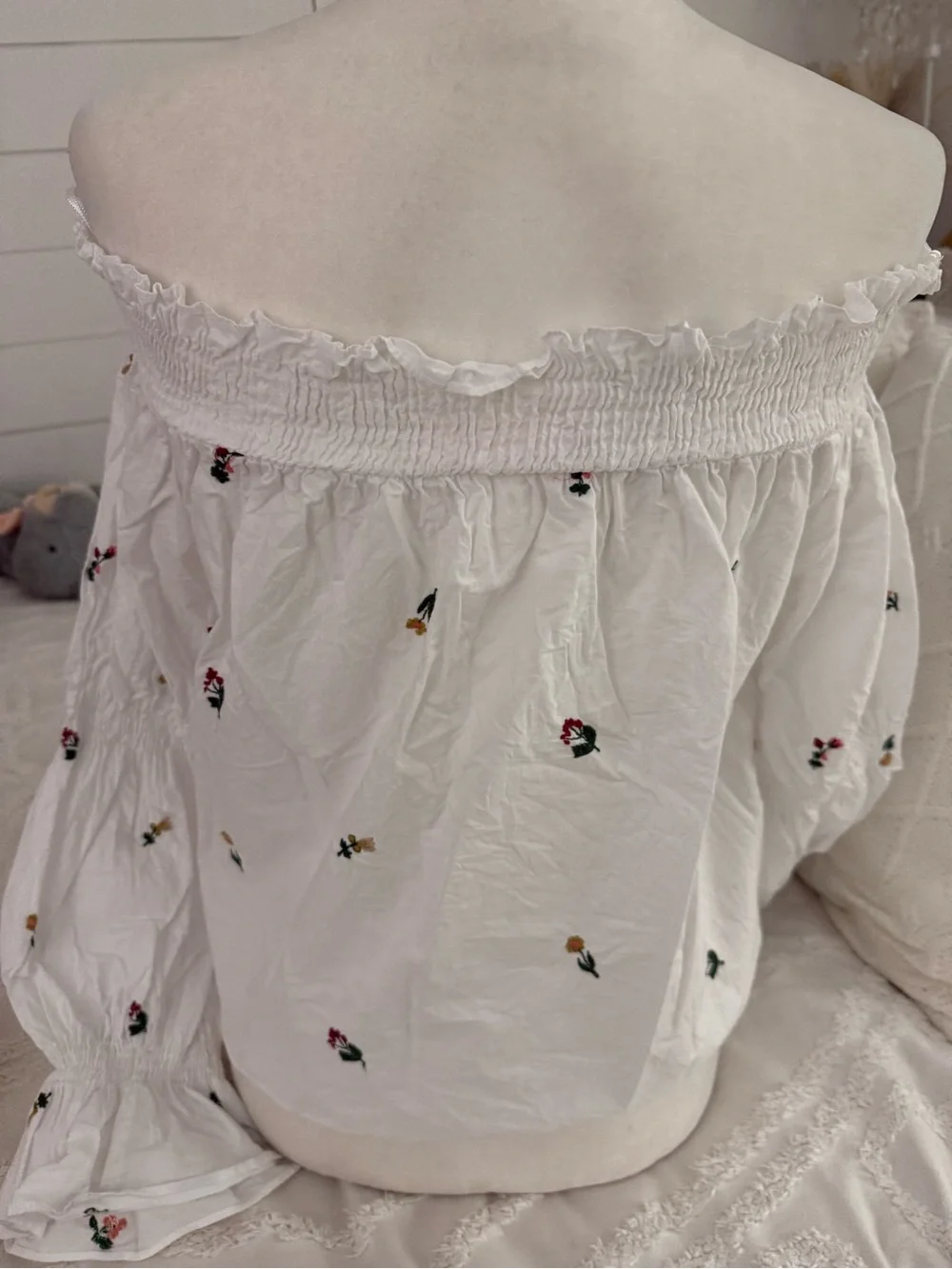 Zara White Off-Shoulder Floral Embroidered Blouse